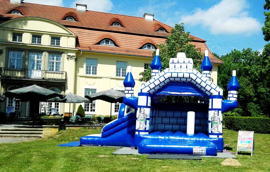 Hochzeitshüpfburg mieten